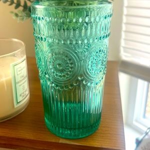 The pioneer woman drinking glasses